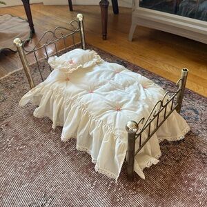 Pleasant Company American Girl Doll Samantha TLC Vintage Bed